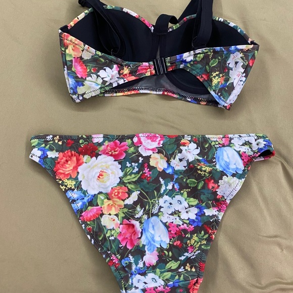 Bikini set - Picture 2 of 4